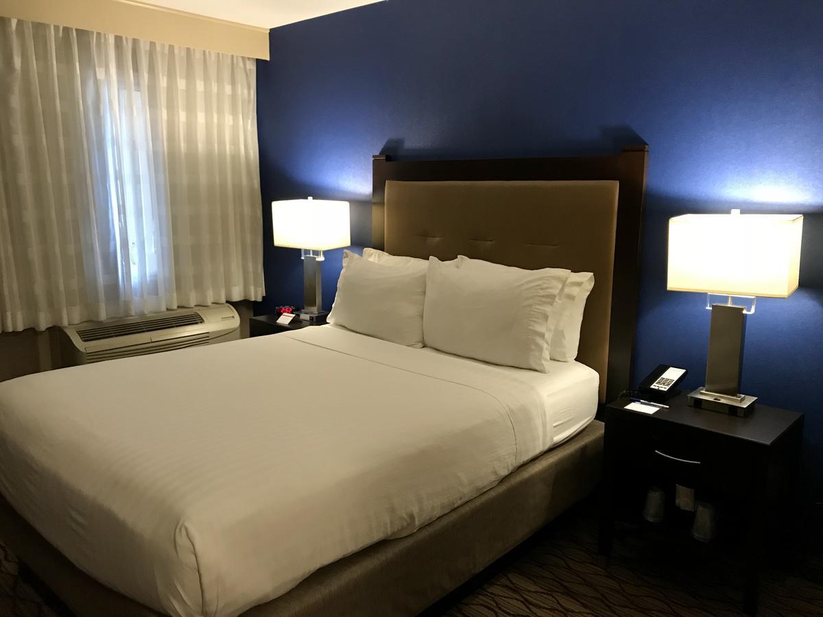 Holiday Inn Express Hotel & Suites Pasadena-Colorado Boulevard, An Ihg Hotel Exterior foto